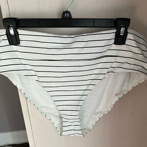 NWOT- Womens Calia Carrie Underwood swim suit bottoms size XL